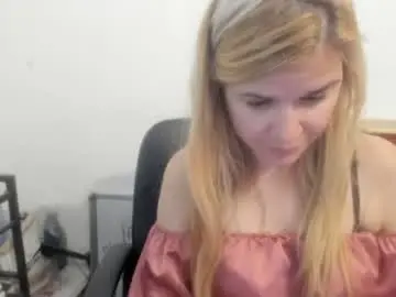 Chaturbate Best Webcam of artsyandcraftsy_