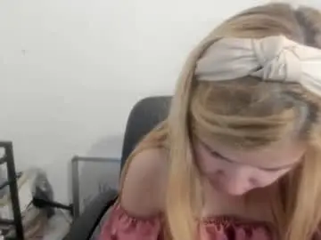 Chaturbate Sex Chat of artsyandcraftsy_