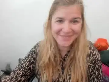 Chaturbate Live Sex of artsyandcraftsy_