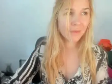 Chaturbate Sex Cam of artsyandcraftsy_