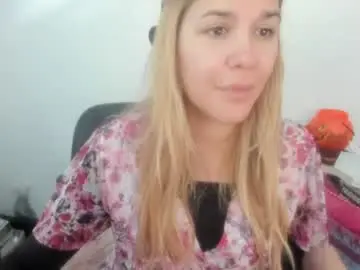 Chaturbate Best live sex cam show of artsyandcraftsy_