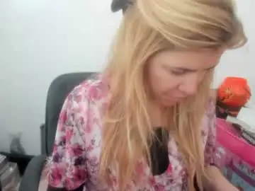 Chaturbate Free Live Porn of artsyandcraftsy_