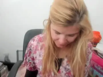 Chaturbate Nude Webcam of artsyandcraftsy_