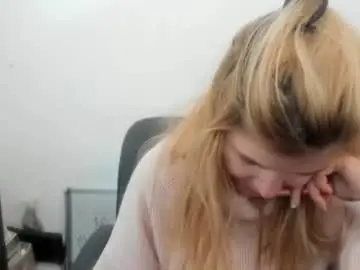 Chaturbate Live Sex of artsyandcraftsy_