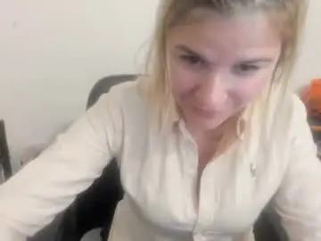 Chaturbate Nude Webcam of artsyandcraftsy_