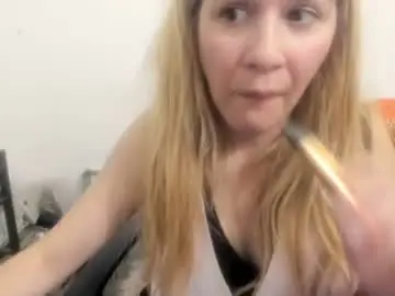 Chaturbate Free Live Porn of artsyandcraftsy_