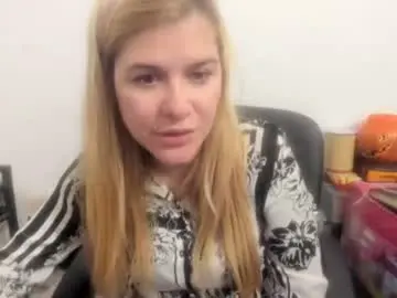 Chaturbate Live Porn of artsyandcraftsy_
