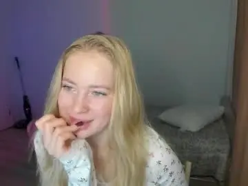 Chaturbate Live Sex Cam of e___lisa