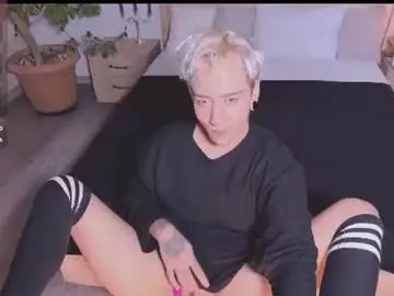 Chaturbate Live Sex Cam of blooming_soul
