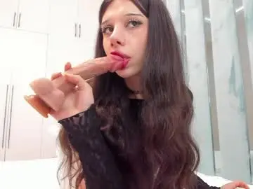 Chaturbate Live Sex Cam of vivianmiller_