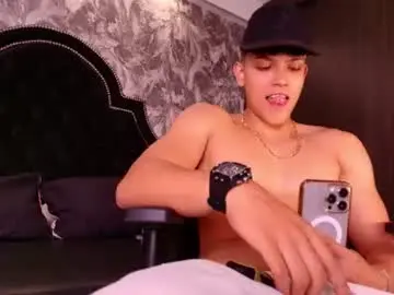 Chaturbate Free Live Porn of dilanmiller_