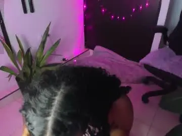 Chaturbate Live Sex Cam of freaky_lia