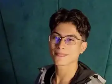 Chaturbate Best live sex cam show of aaron_eze