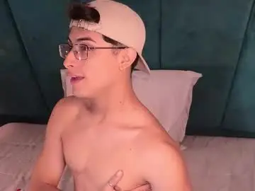 Chaturbate Watch Live Sex Cams of aaron_eze