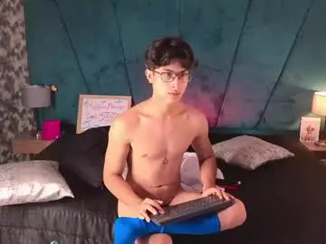 Chaturbate Nude Webcam of aaron_eze