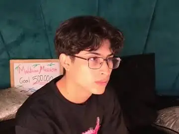 Chaturbate Nude Webcam of aaron_eze
