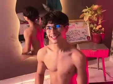 Chaturbate Watch Live Sex Cams of aaron_eze