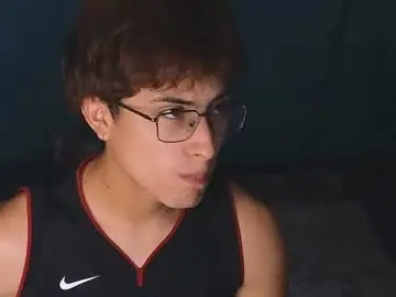Chaturbate Live Sex Cam of aaron_eze