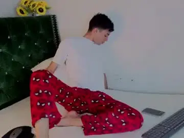 Chaturbate Best live sex cam show of adrian_voss