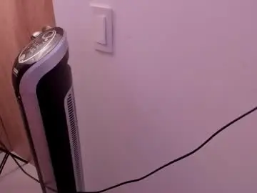 Chaturbate Adult Video Chat of d___darling