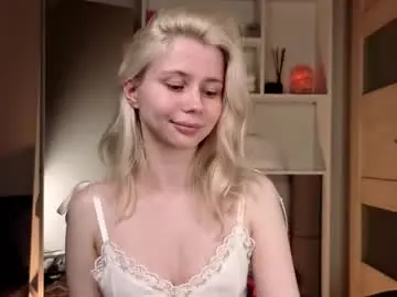 Chaturbate Live Sex Cam of hi_popsy
