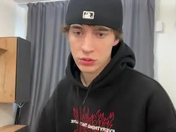 Chaturbate Live Sex Cam of kevin_martin8