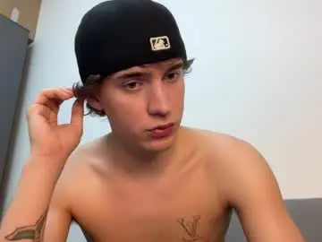 Chaturbate Watch Live Sex Cams of kevin_martin8