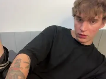 Chaturbate Live Sex Cam of kevin_martin8