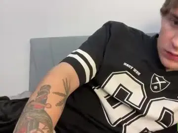 Chaturbate Live Sex Cam of kevin_martin8