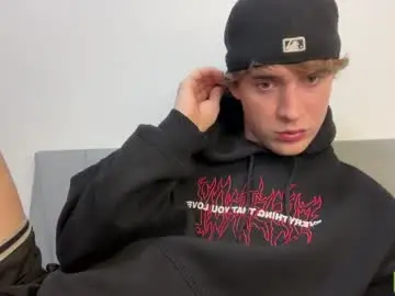 Chaturbate Watch Live Sex Cams of kevin_martin8