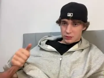 Chaturbate Live Sex Cam of kevin_martin8