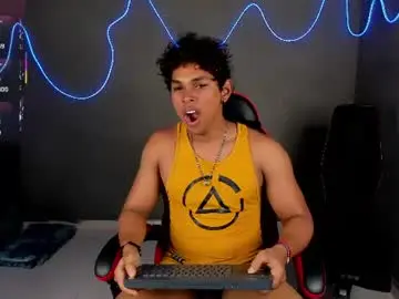 Chaturbate Watch Live Sex Cams of liamvibes212