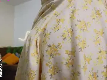 Chaturbate Live Sex Cam of oliviabr0wn