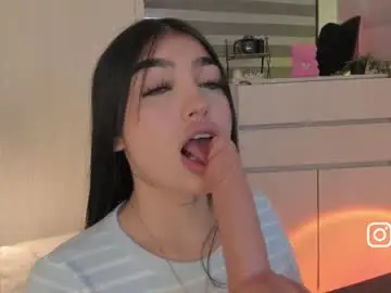 Chaturbate Watch Live Sex Cams of emily_kenner