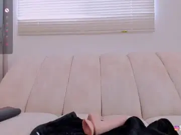 Chaturbate Live Sex Cam of sarah_jacobbs