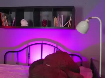 Chaturbate Live Sex Cam of emma_lirys