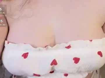 Chaturbate Live Sex Cam of honeyiris
