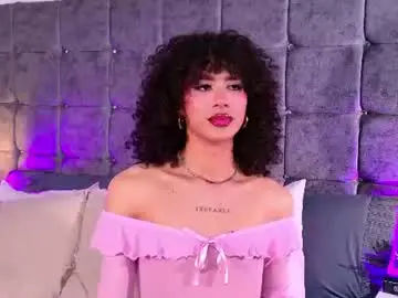 Chaturbate Live Sex Cam of lyadumont