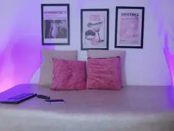 Chaturbate Live Sex Cam of luciana_peach