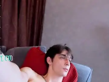 Chaturbate Live Sex Cam of aaron_bang