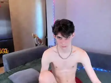 Chaturbate Live Sex Cam of aaron_bang