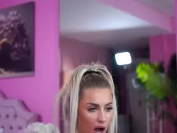 Chaturbate Live Sex of larabrynn