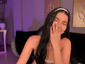 Chaturbate Live Sex of mialaurence_