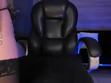 Chaturbate Live Sex Cam of mialaurence_