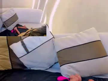 Chaturbate Sex Cam of mialaurence_