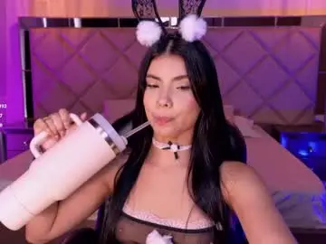 Chaturbate Best live sex cam show of mialaurence_