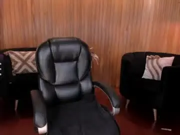 Chaturbate Free Live Porn of mialaurence_