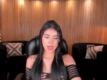 Chaturbate Free Live Porn of mialaurence_