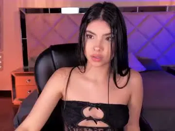 Chaturbate Live Sex Cam of mialaurence_