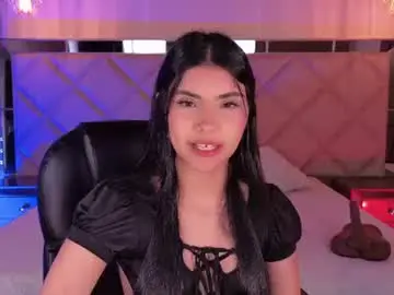 Chaturbate Live Sex Cam of mialaurence_